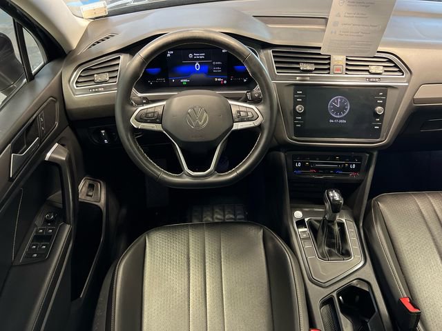 Certified 2022 Volkswagen Tiguan SE FWD image 19
