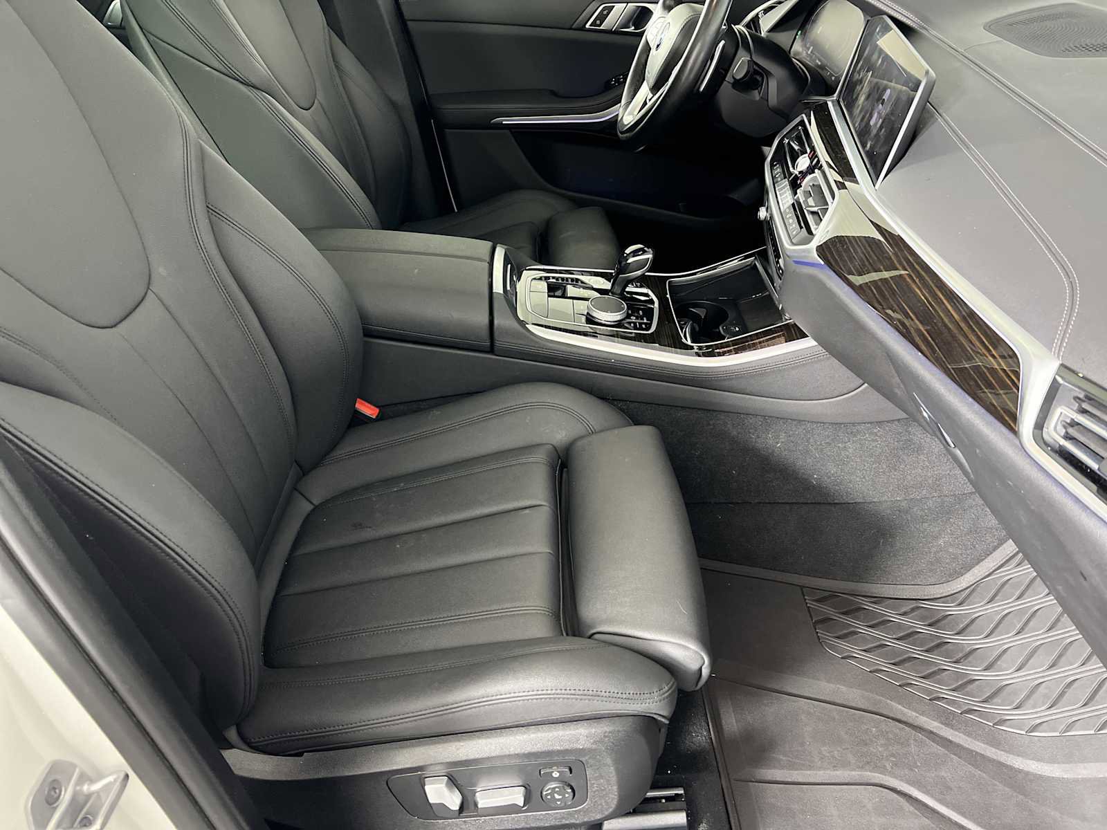 Used 2021 BMW X5 sDrive40i w/ Convenience Package image 24