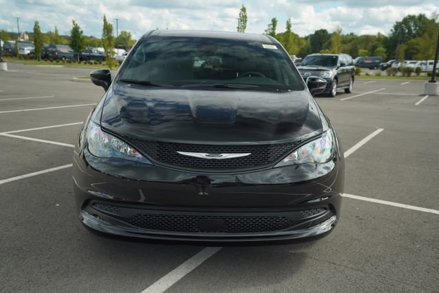 New 2026 Chrysler Voyager LX image 2