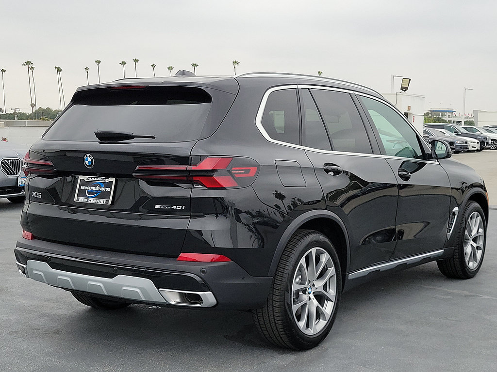 New 2026 BMW X5 sDrive40i w/ Parking Assistance Package RWD image 3