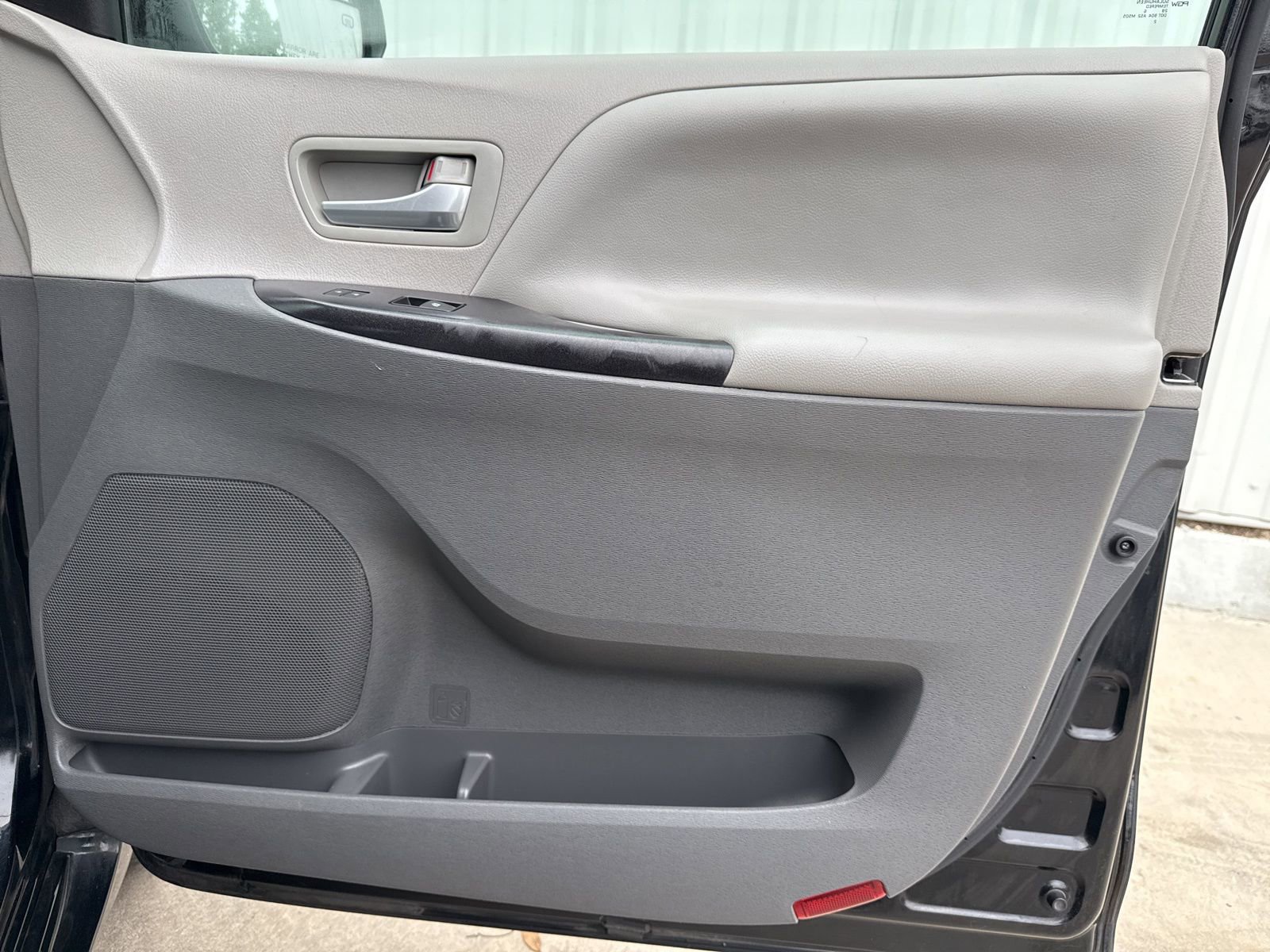 Used 2016 Toyota Sienna LE FWD image 15