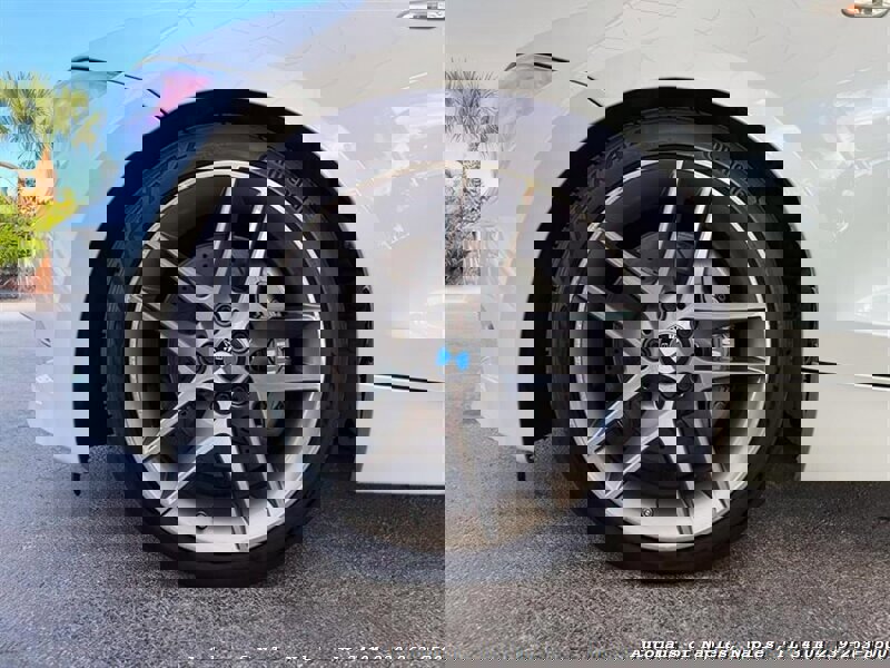 Used 2013 BMW 135i Convertible image 13