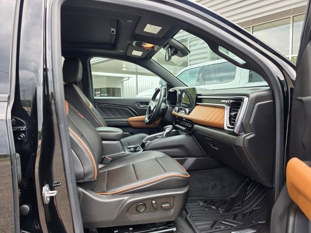 Used 2023 GMC Canyon AT4 w/ AT4 Premium Package AWD/4WD image 7