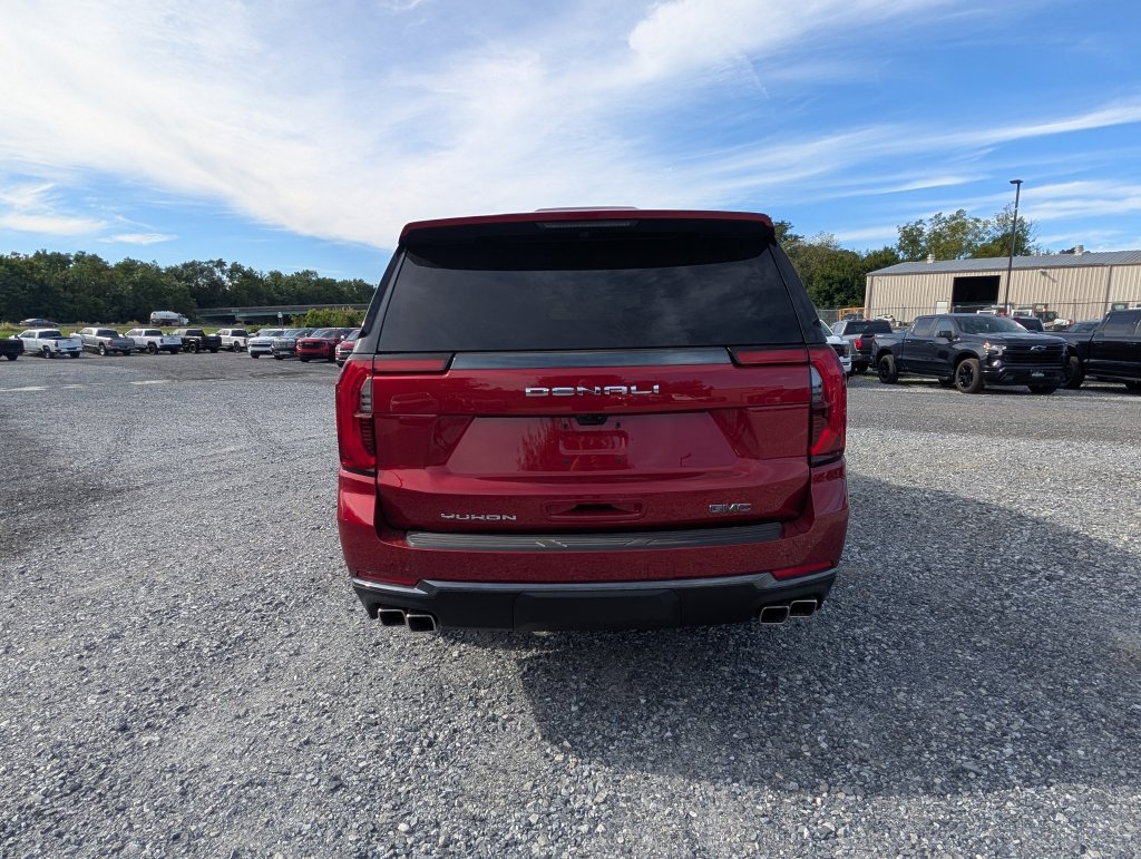 Used 2026 GMC Yukon XL Denali Ultimate w/ LPO, Floor Liner Package AWD/4WD image 5