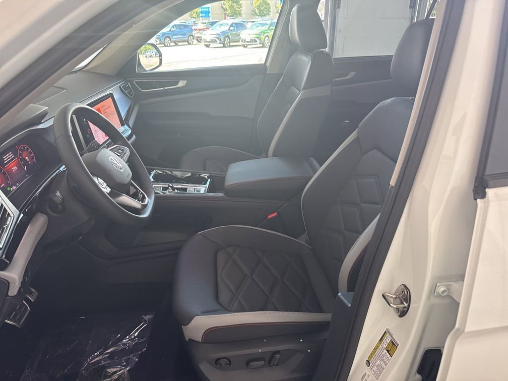 New 2026 Volkswagen Atlas Peak Edition image 11