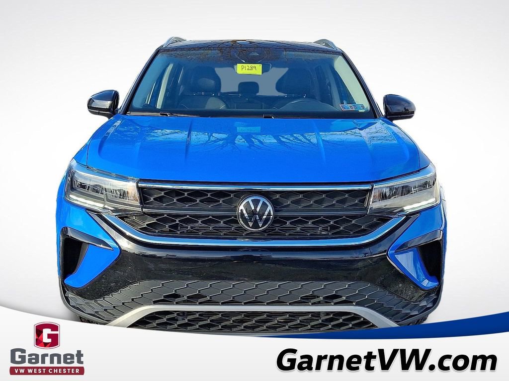 Certified 2023 Volkswagen Taos SE w/ Panoramic Sunroof Package image 2