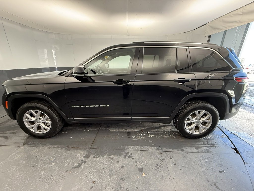 Used 2022 Jeep Grand Cherokee Limited image 10