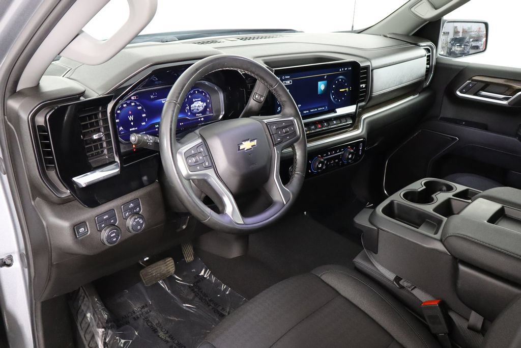 Used 2024 Chevrolet Silverado 1500 LT AWD/4WD image 25