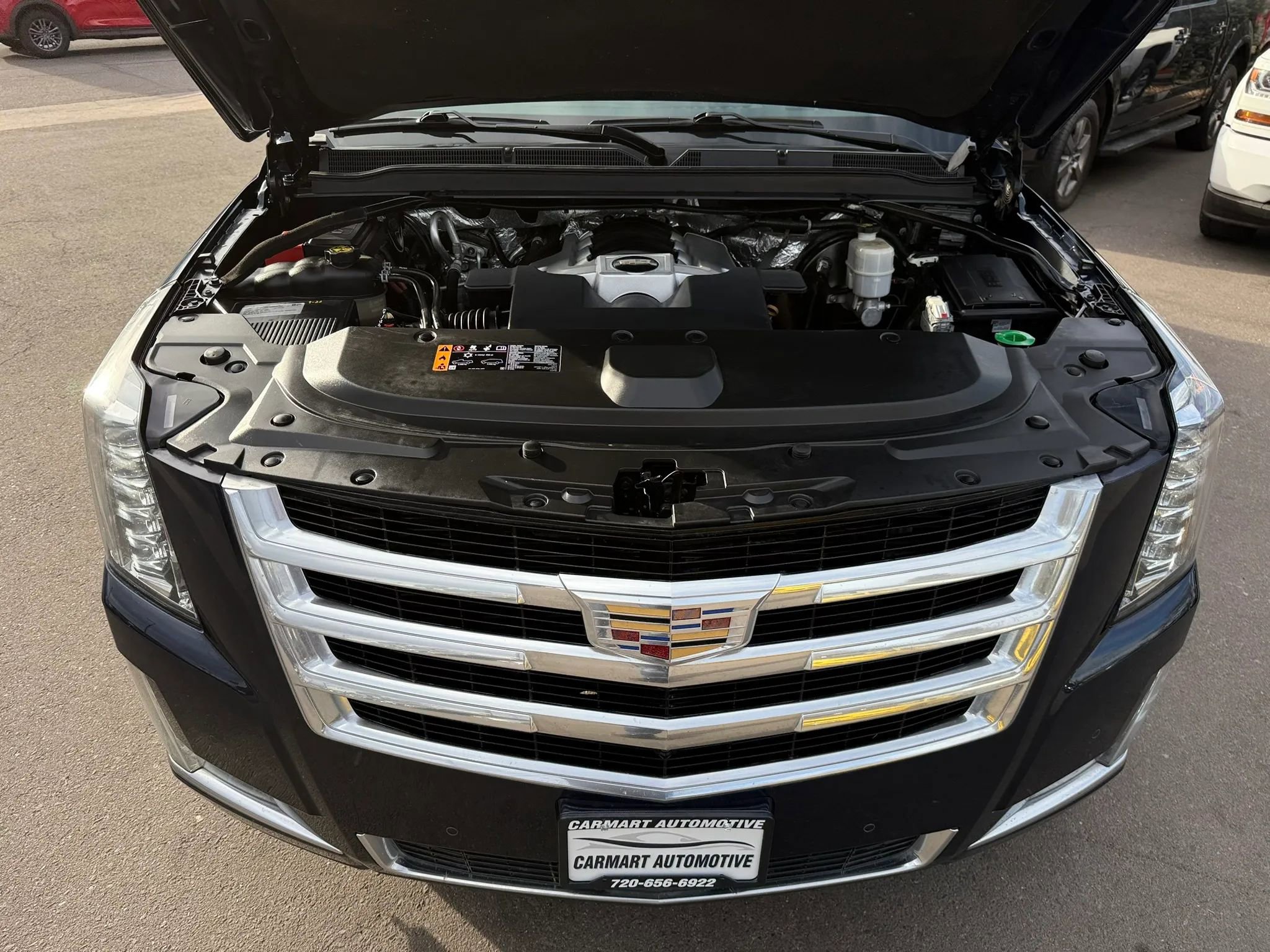 Used 2017 Cadillac Escalade Premium Luxury image 48