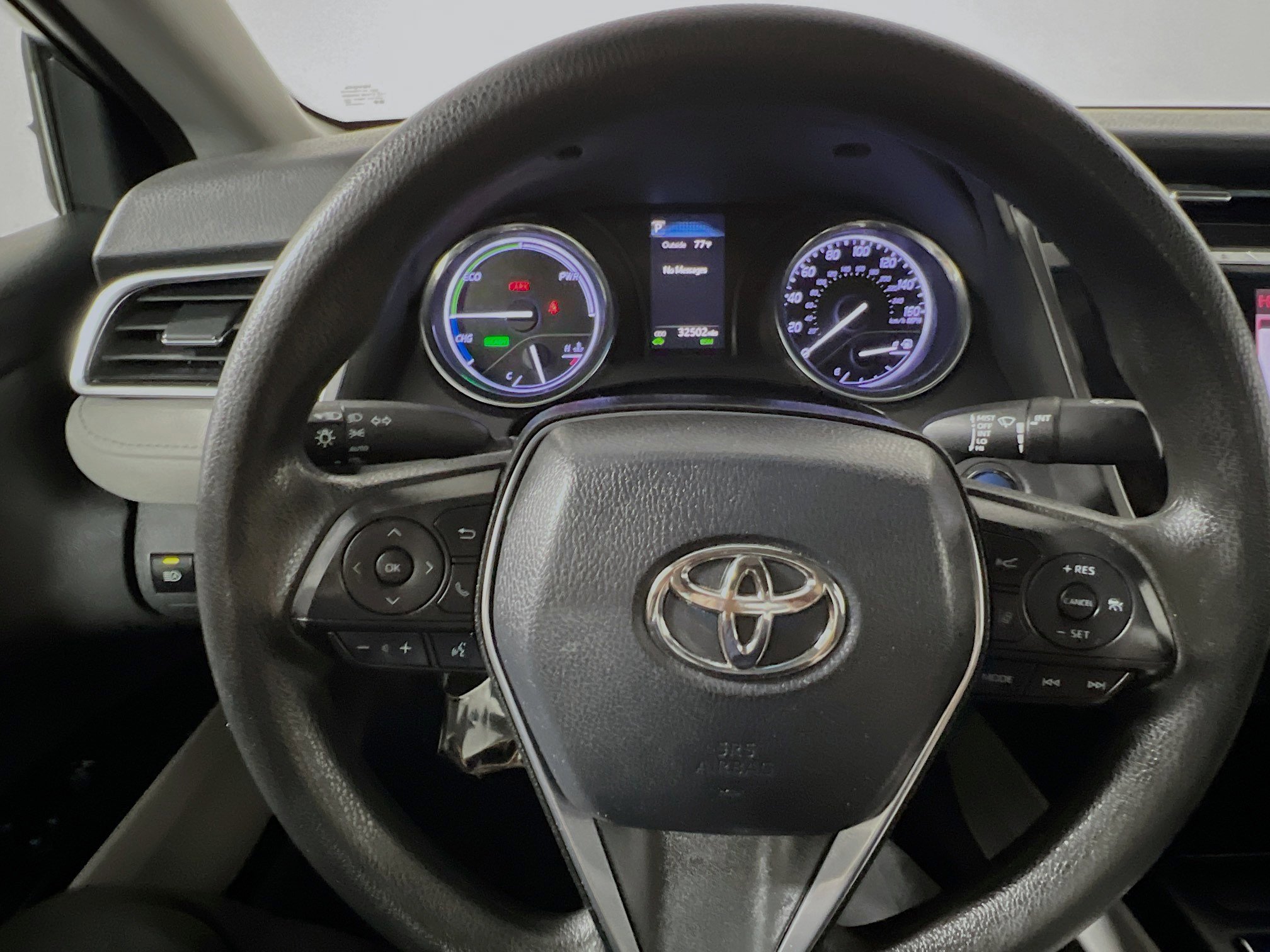 Used 2018 Toyota Camry LE image 18