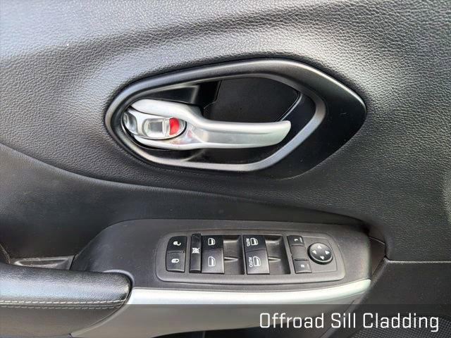 Used 2022 Jeep Cherokee Latitude w/ Sun & Sound Group AWD/4WD image 30