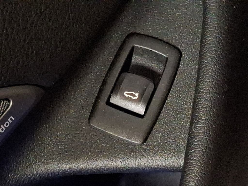 Used 2019 BMW 540i xDrive w/ M Sport Package AWD/4WD image 25