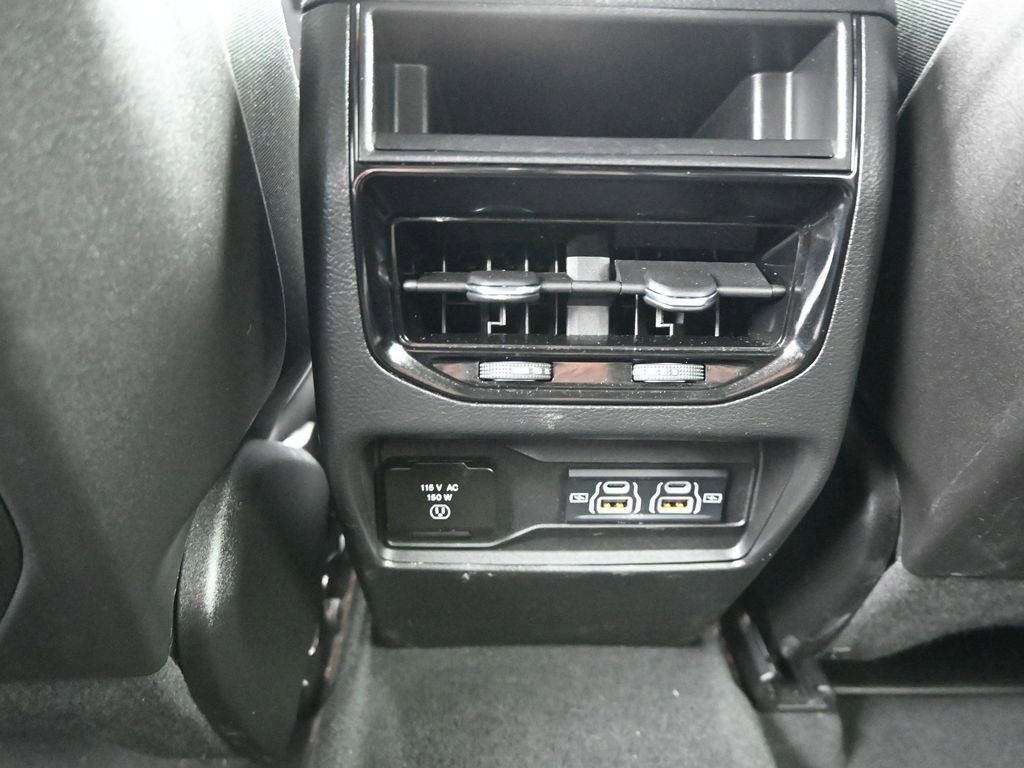 Used 2024 Jeep Grand Cherokee Altitude image 30