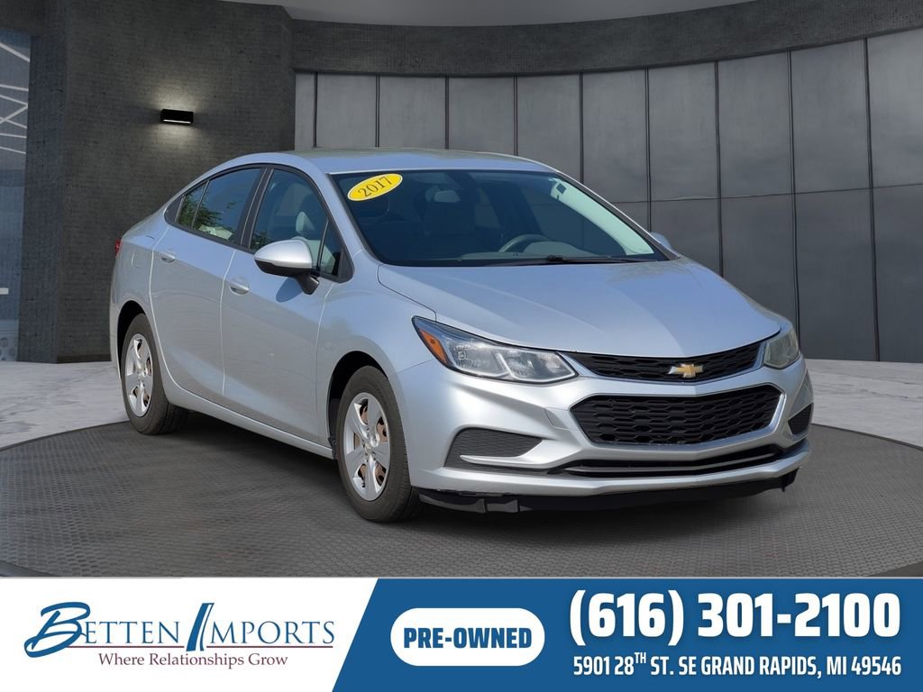 Used 2017 Chevrolet Cruze LS FWD image 1