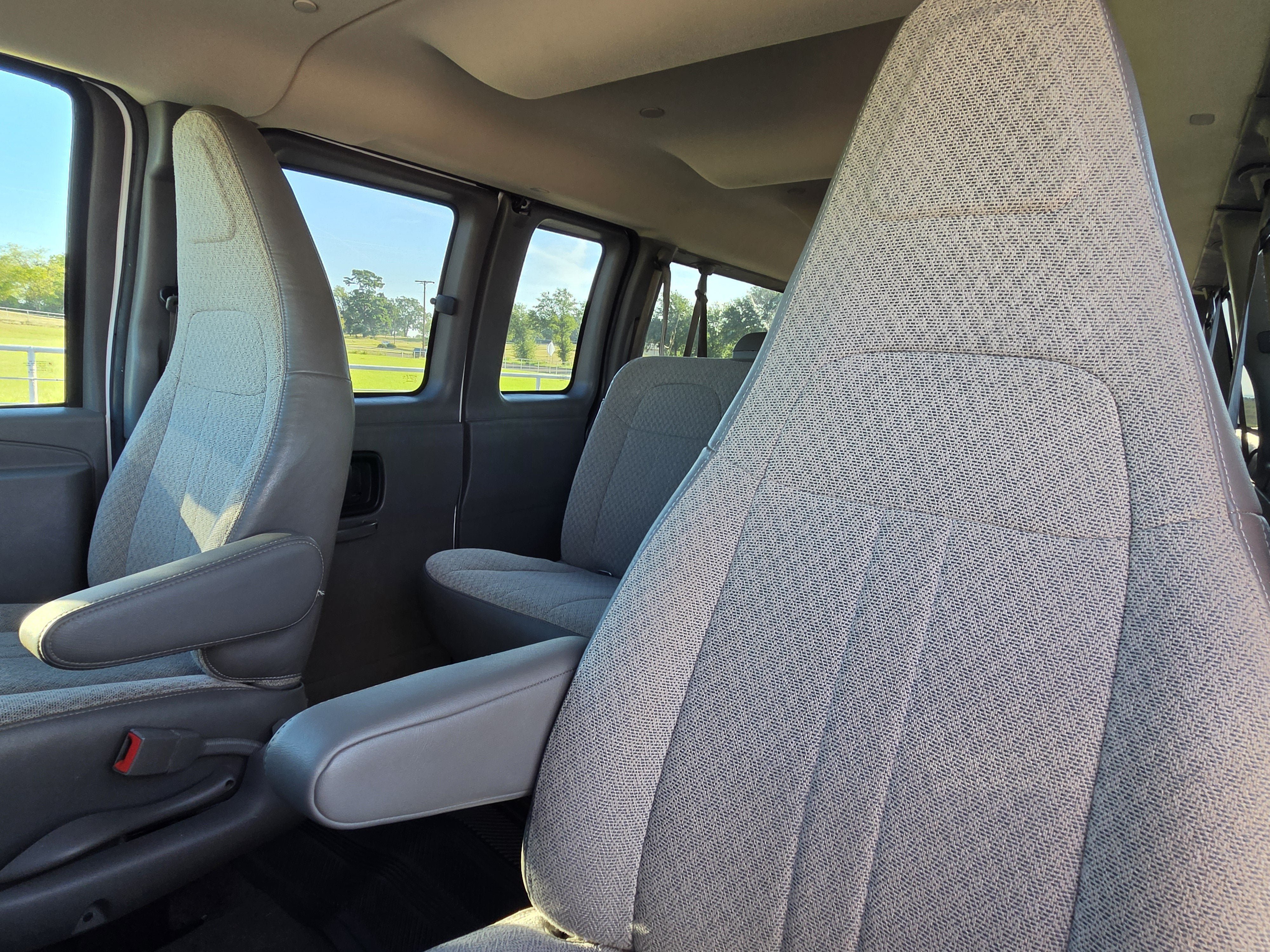 Used 2016 GMC Savana 3500 LT w/ LT Preferred Equipment Group RWD image 24
