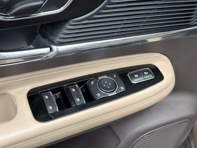Certified 2020 Lincoln Corsair FWD w/ Equipment Group 101A image 12