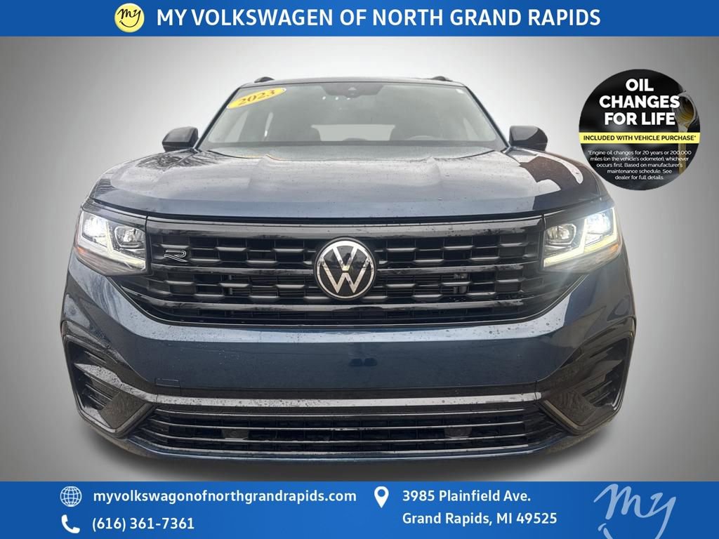 Certified 2023 Volkswagen Atlas Cross Sport SEL R-Line AWD/4WD image 3