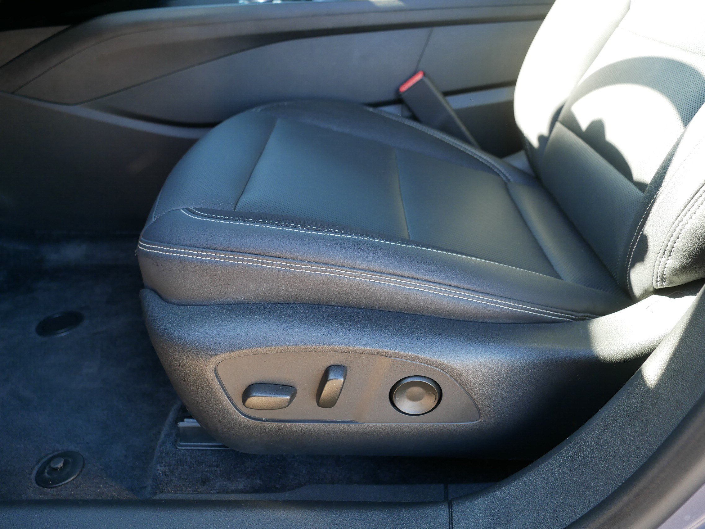 Used 2024 Chevrolet Blazer EV LT AWD/4WD image 20
