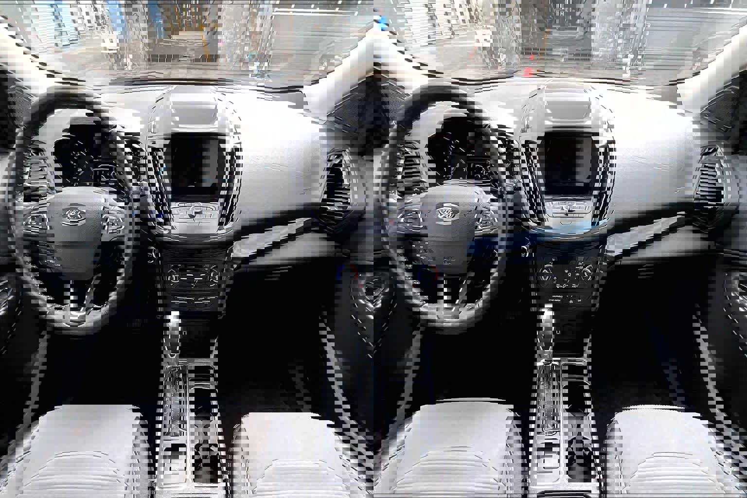 Certified 2019 Ford Escape SE image 16