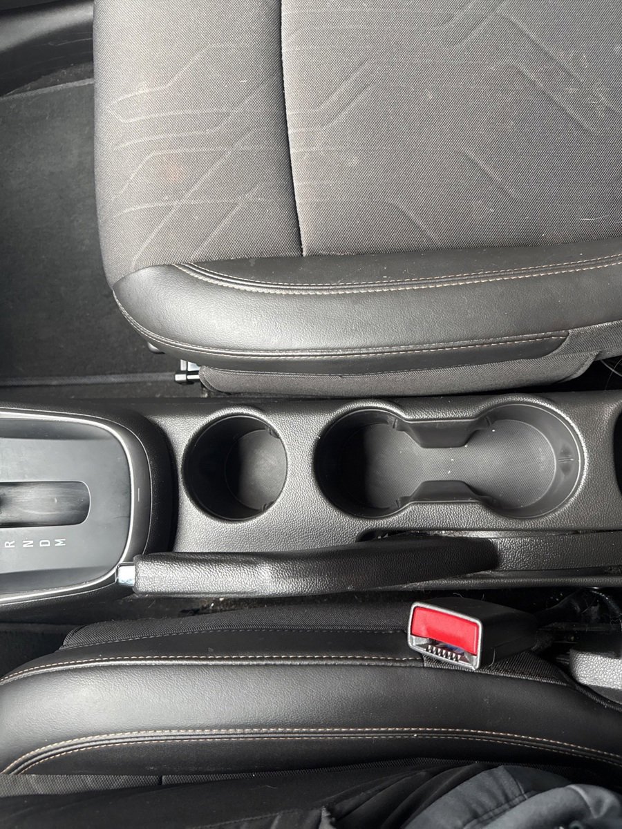 Used 2022 Chevrolet Trax LT w/ LT Convenience Package image 25