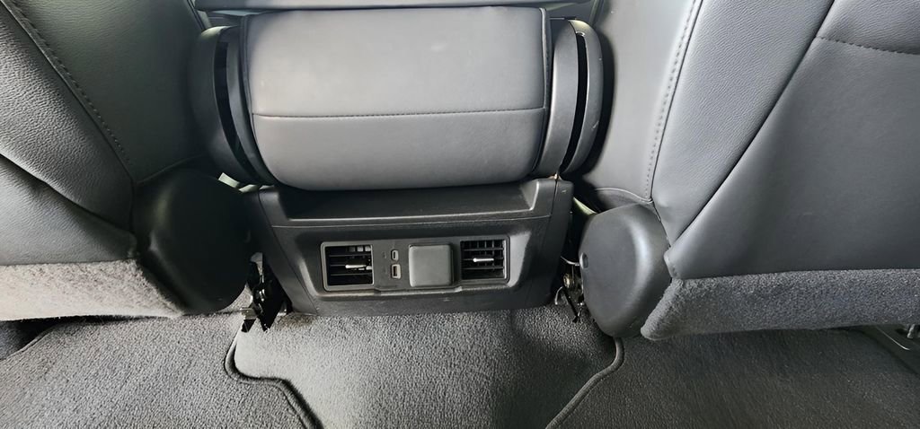 Used 2025 GMC Sierra 1500 SLT image 18