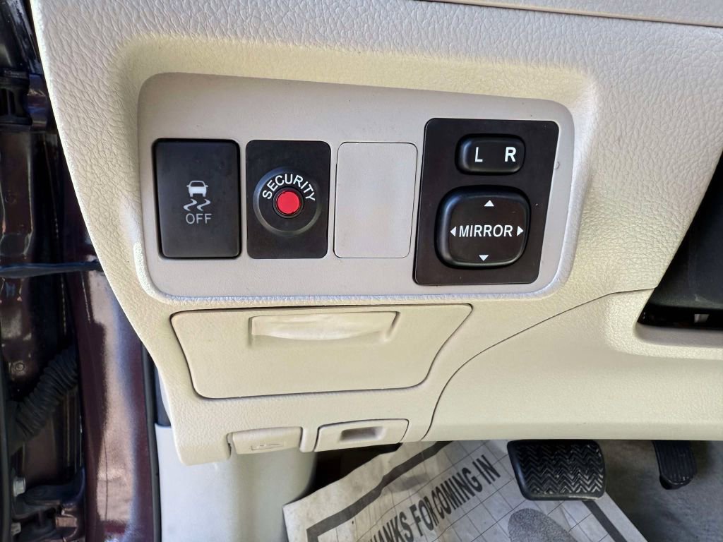 Used 2013 Toyota Corolla image 26