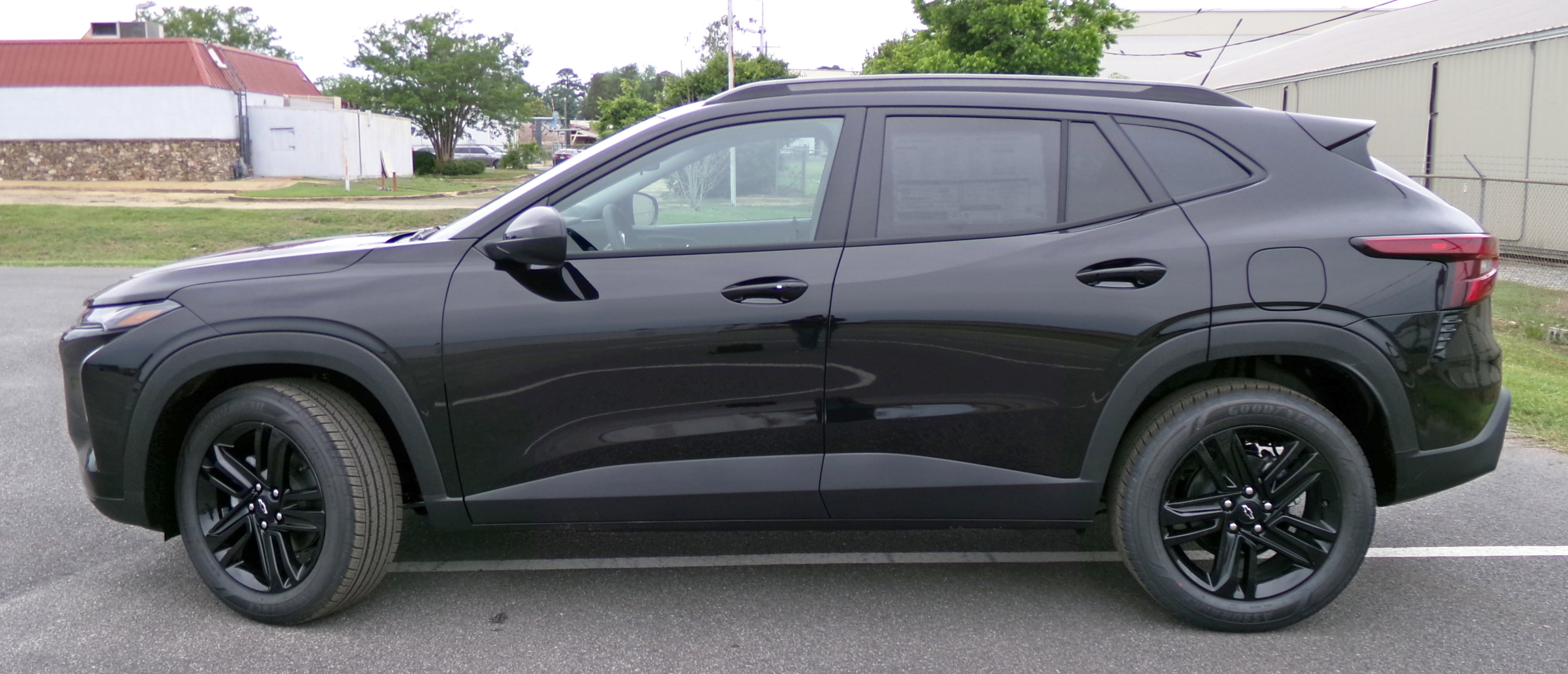 New 2026 Chevrolet Trax ACTIV w/ Driver Confidence Package FWD image 2