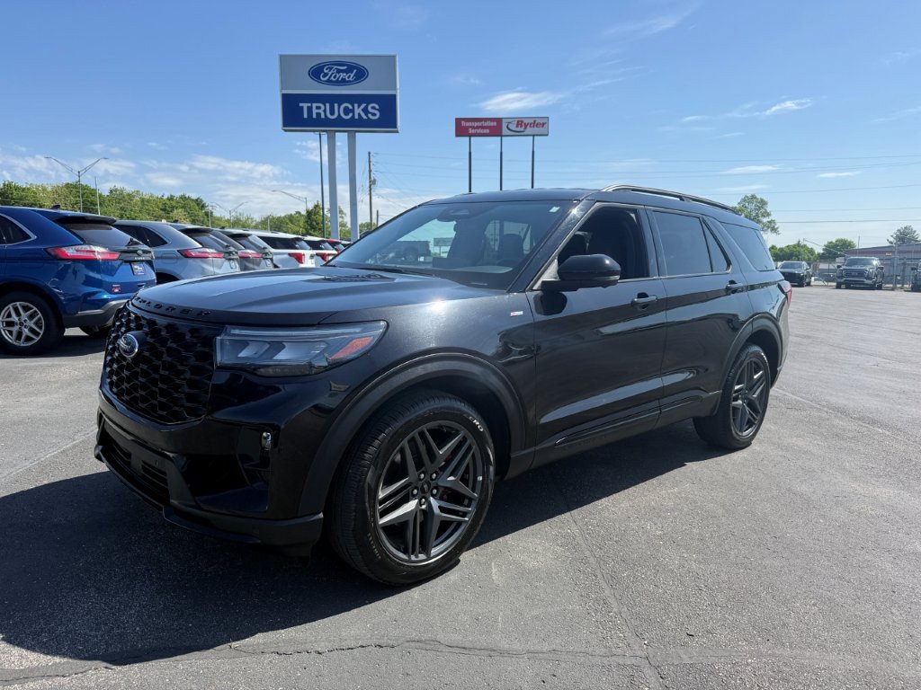 Certified 2025 Ford Explorer ST-Line w/ ST-Line Street Pack AWD/4WD image 5