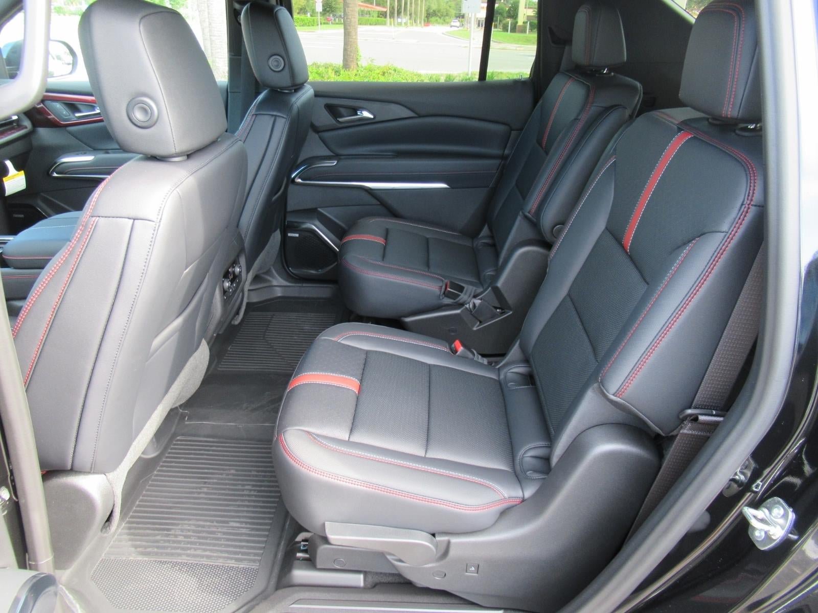 New 2026 Chevrolet Traverse RS w/ LPO, Floor Liner Package FWD image 36
