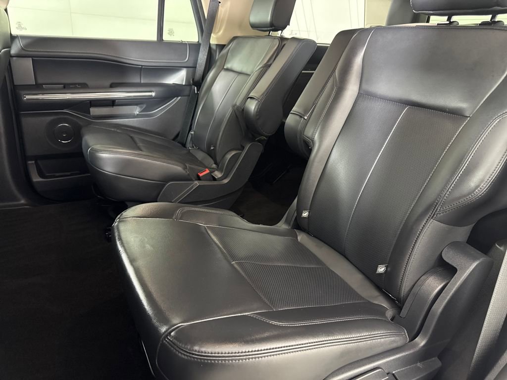Used 2023 Ford Expedition XLT image 12
