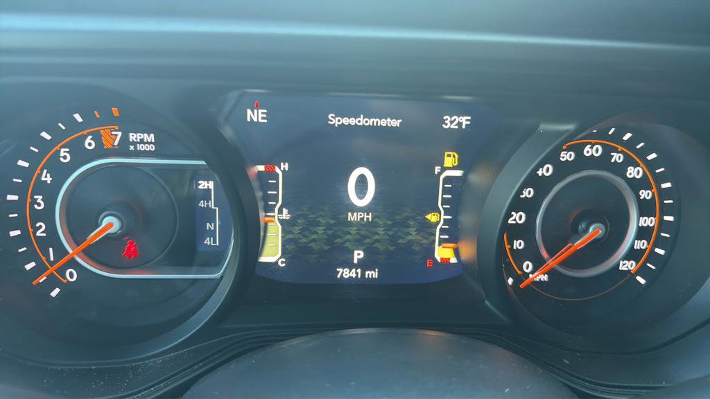 Used 2024 Jeep Gladiator Sport image 7