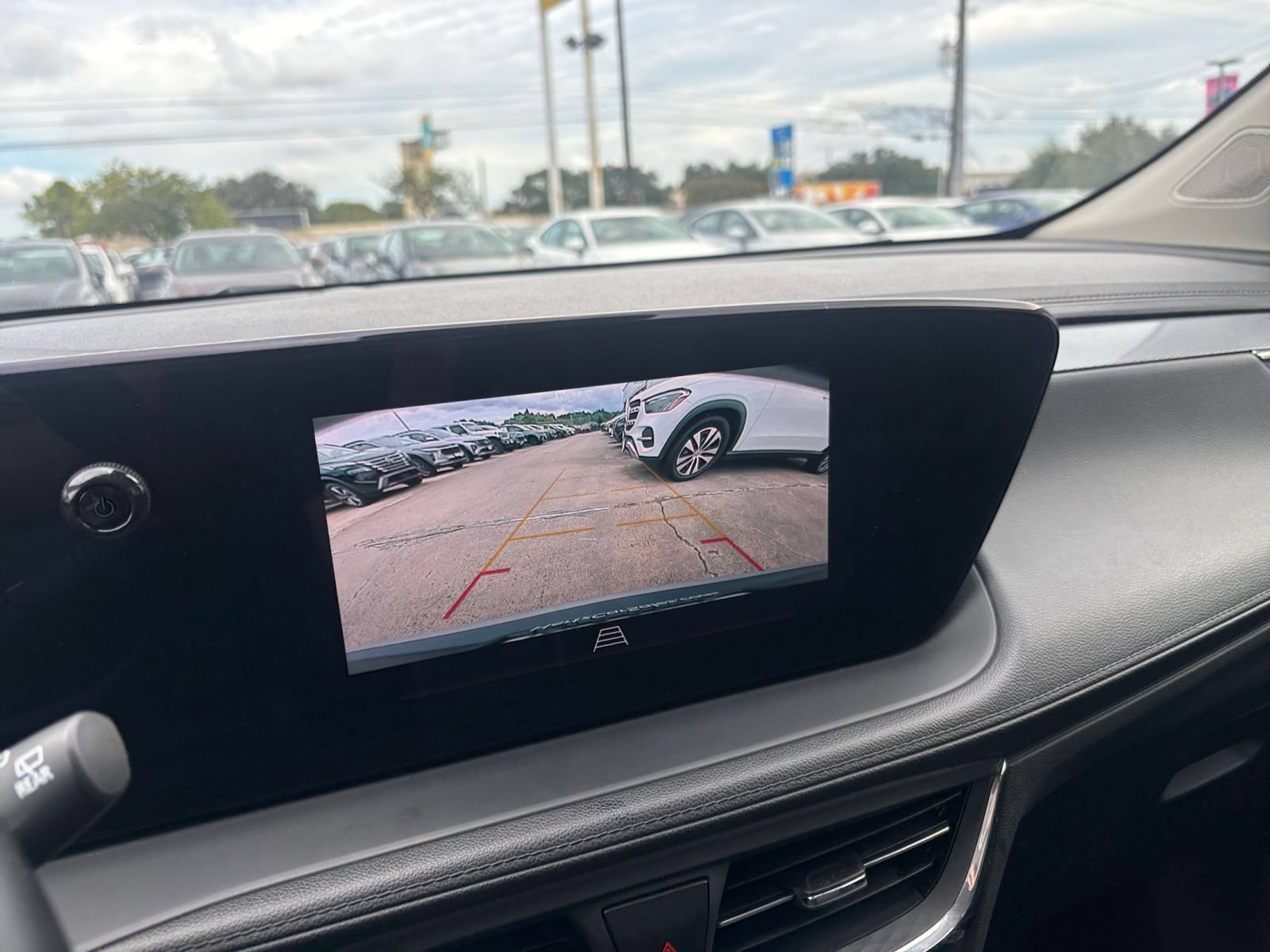 Used 2025 Buick Encore GX Preferred AWD/4WD image 21