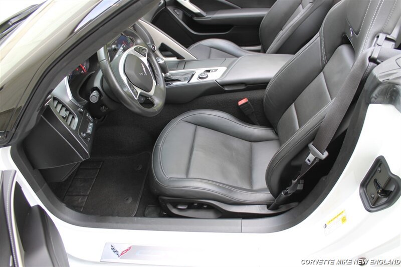 Used 2015 Chevrolet Corvette Stingray Convertible w/ 3LT Preferred Equipment Group RWD image 27