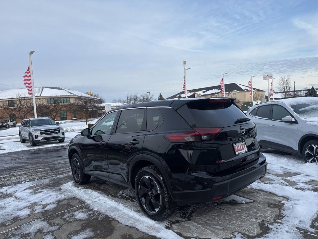Used 2024 Nissan Rogue SV image 6