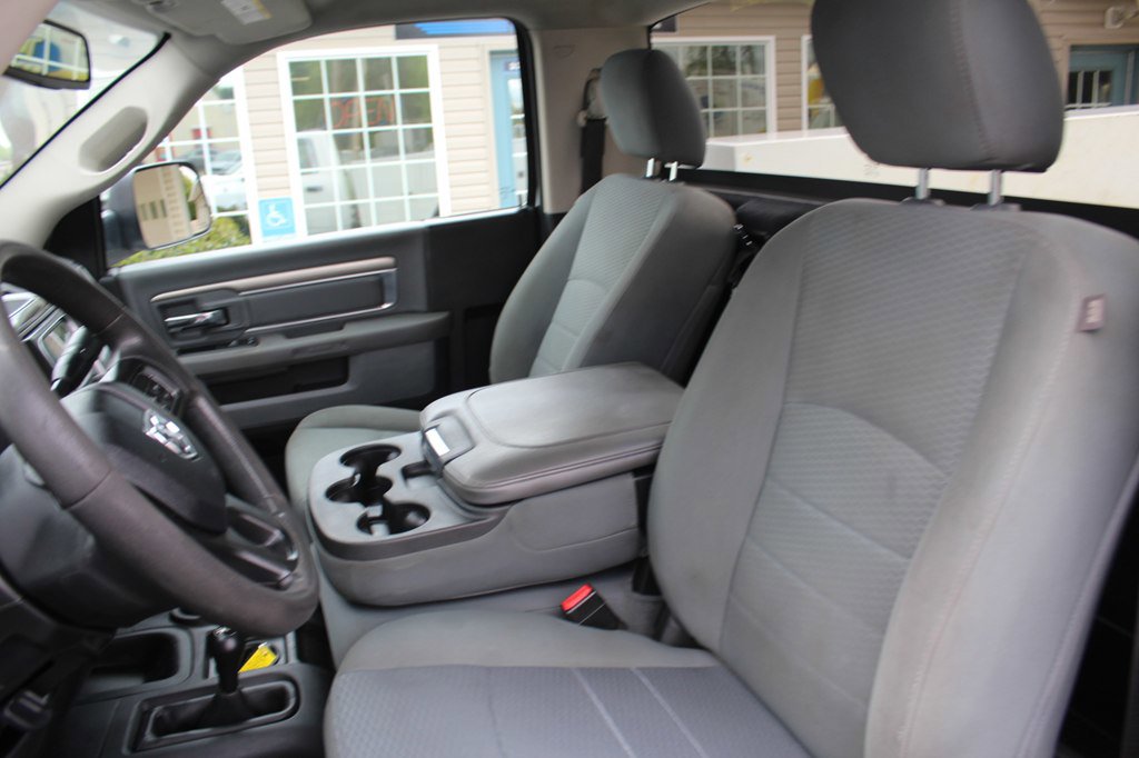 Used 2018 RAM 3500 Tradesman w/ Chrome Appearance Group AWD/4WD image 17