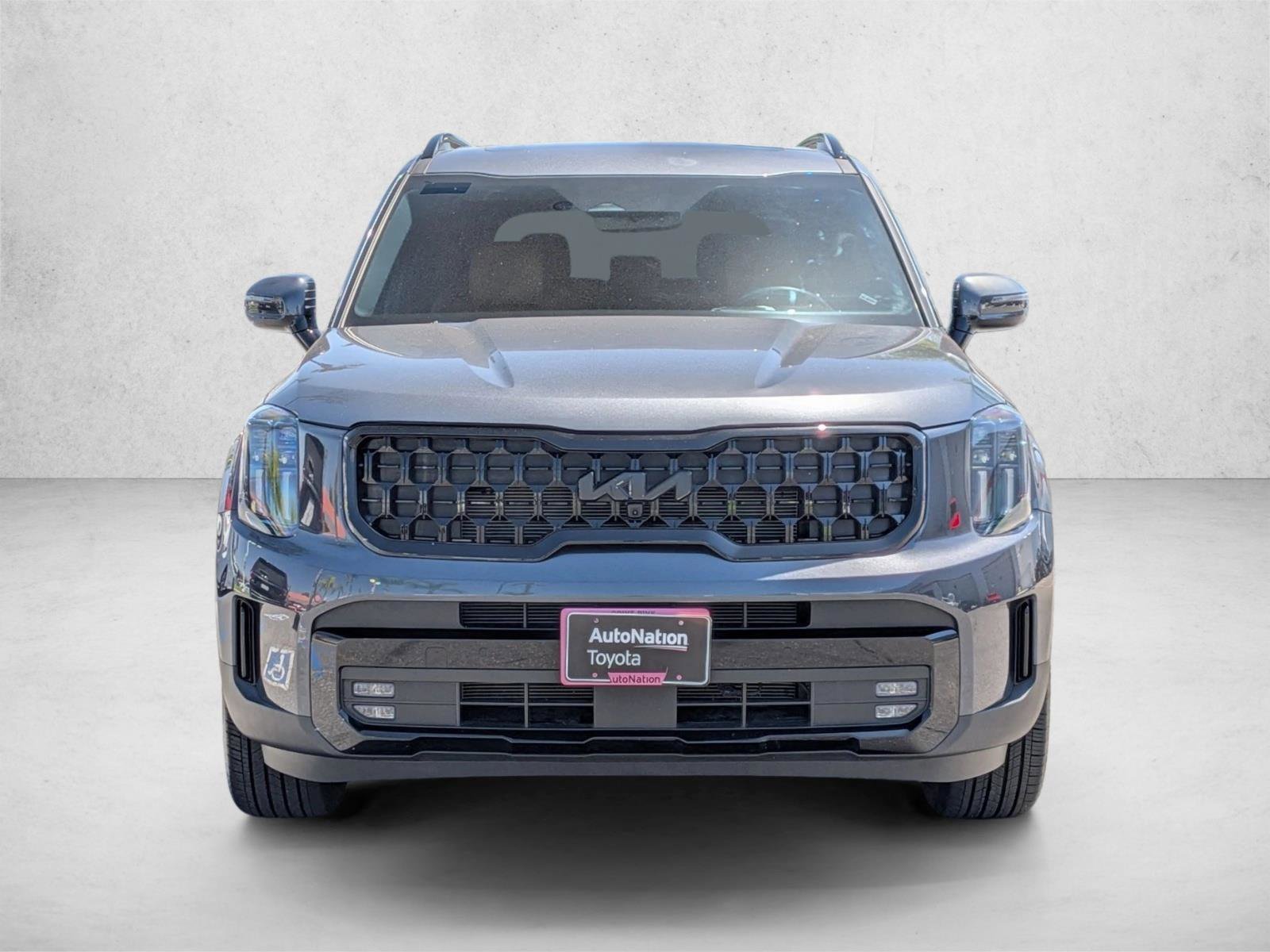 Used 2024 Kia Telluride SX X-Line AWD/4WD image 2