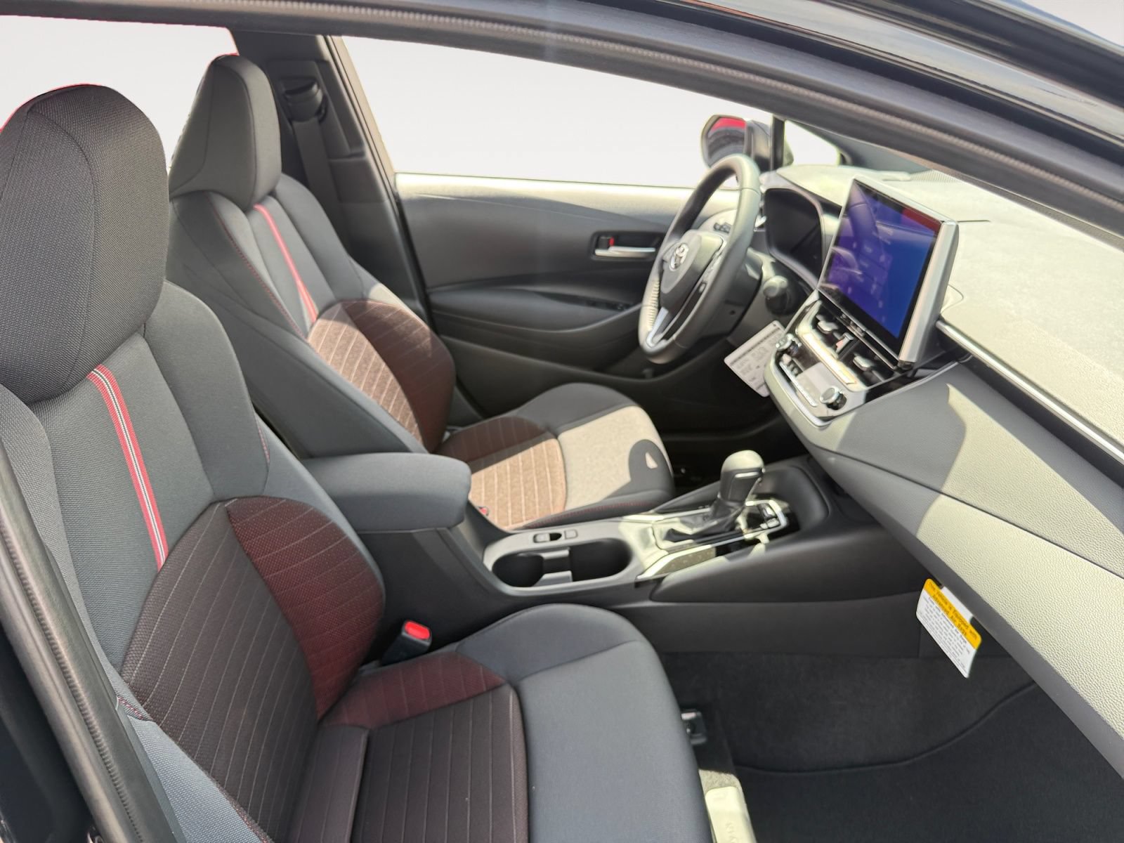 Certified 2026 Toyota Corolla SE w/ SE Package FWD image 15