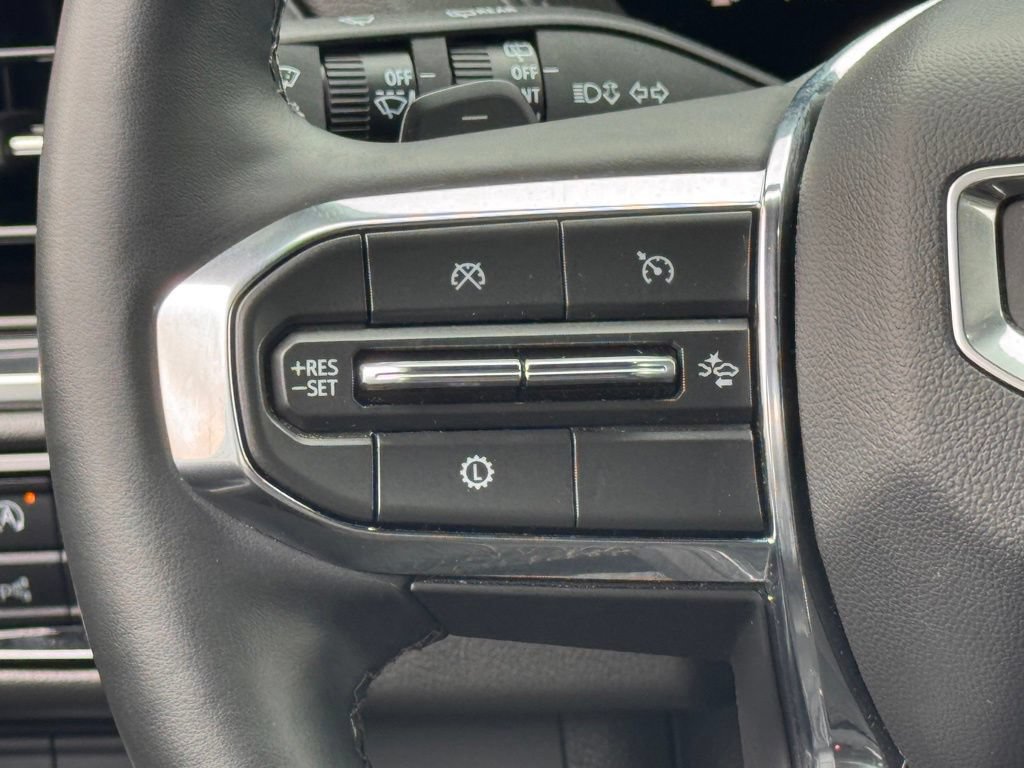 Used 2025 GMC Yukon Denali AWD/4WD image 23