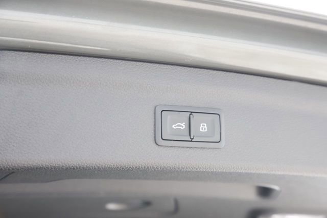 Used 2020 Audi Q3 2.0T Premium w/ Convenience Package image 8