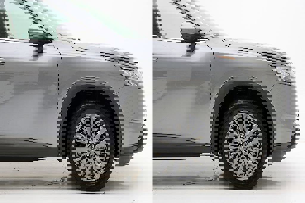 Used 2024 Nissan Pathfinder SL w/ SL Premium Package image 4