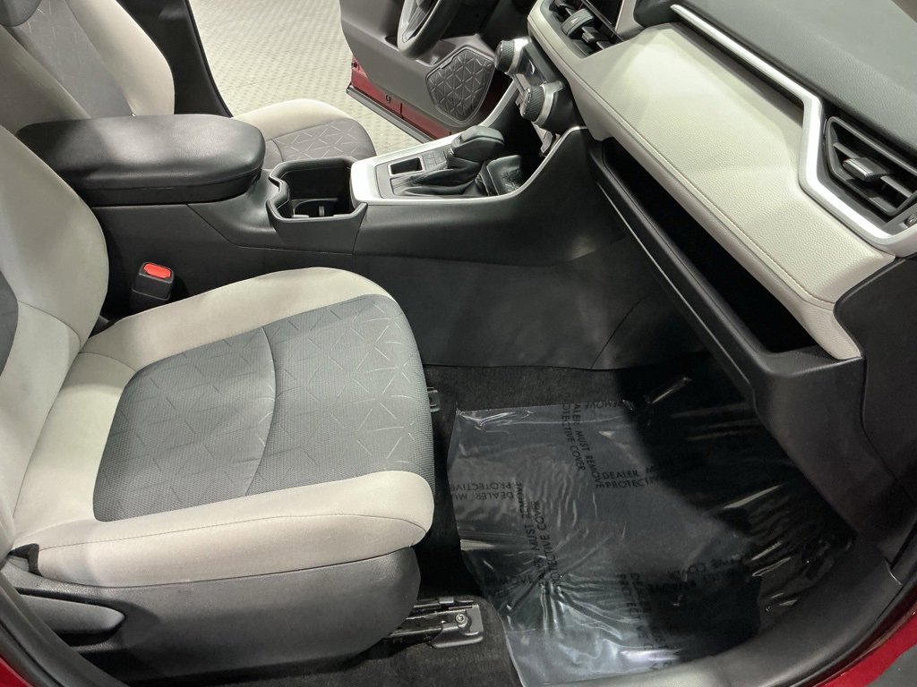 Used 2024 Toyota RAV4 XLE image 19