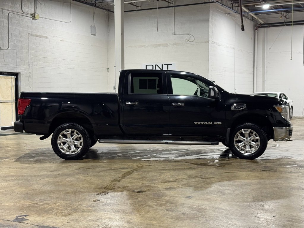 Used 2018 Nissan Titan SV w/ SV Convenience Package image 6