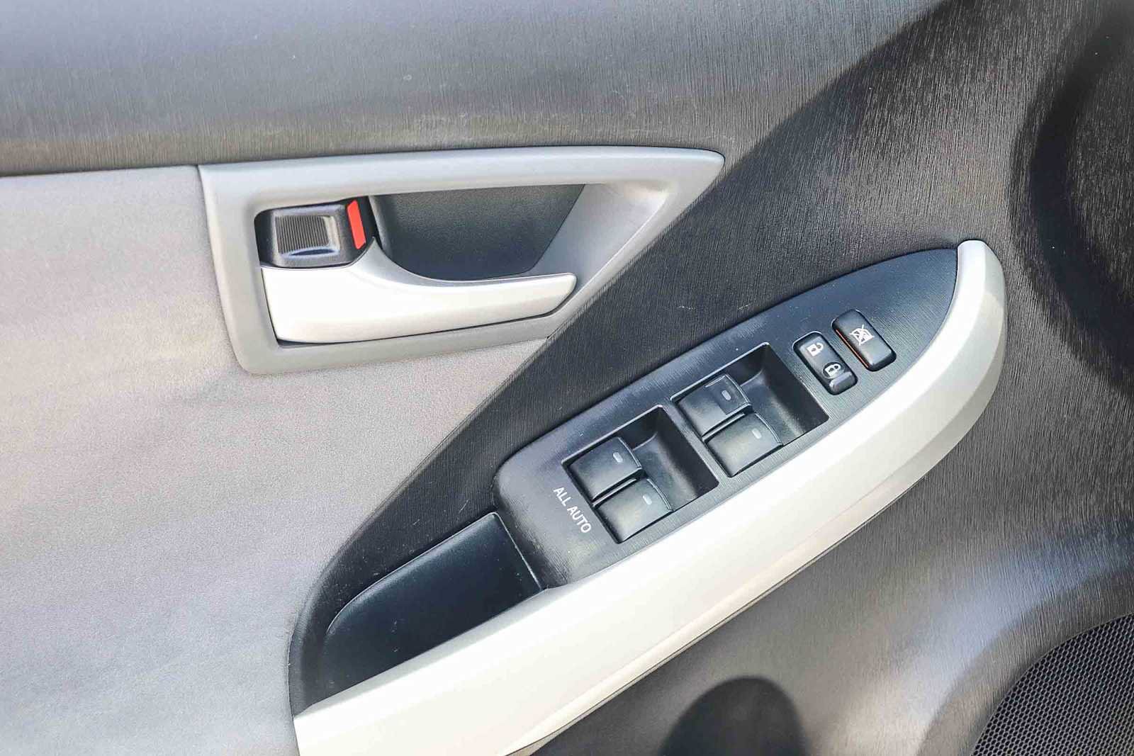Used 2015 Toyota Prius Two FWD image 22