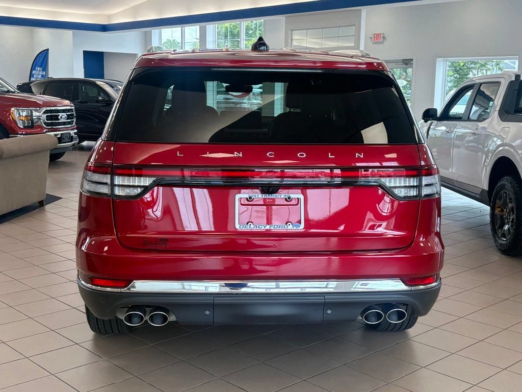 Used 2025 Lincoln Aviator AWD w/ Equipment Group 101A image 4