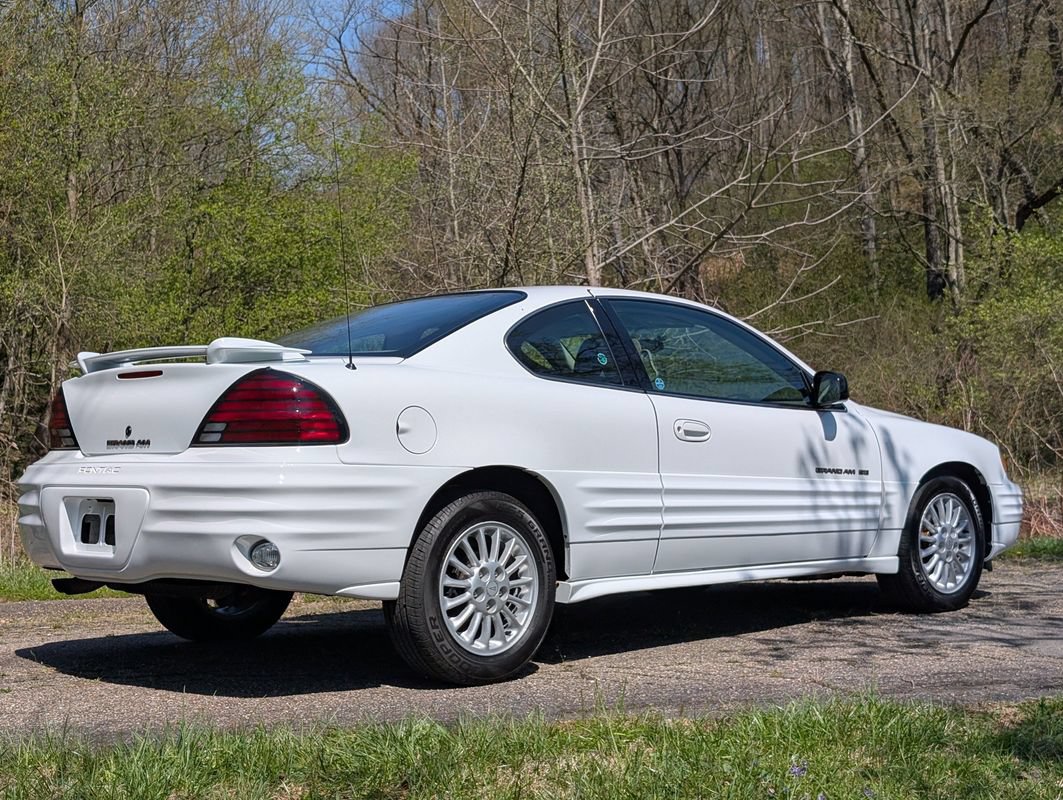 Used 2001 Pontiac Grand Am SE w/ Solid Value Appearance Pkg FWD image 14