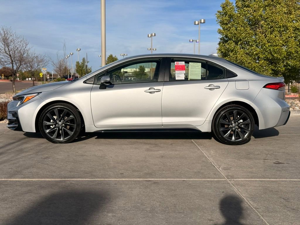 Used 2026 Toyota Corolla SE FWD image 4