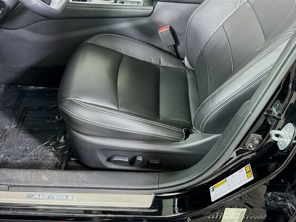 Certified 2019 Nissan Altima 2.0 Platinum FWD image 26
