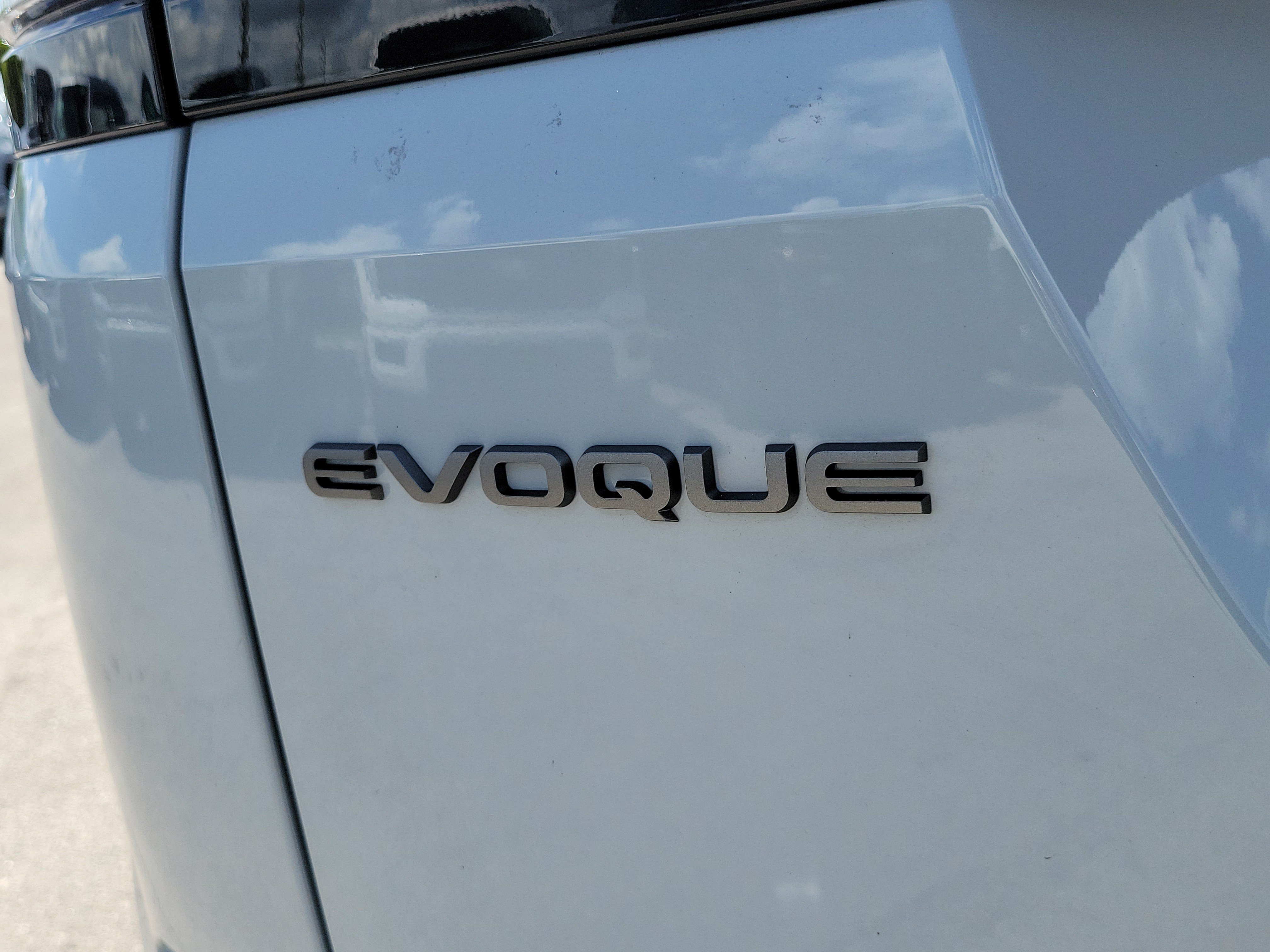 Used 2026 Land Rover Range Rover Evoque S AWD/4WD image 30
