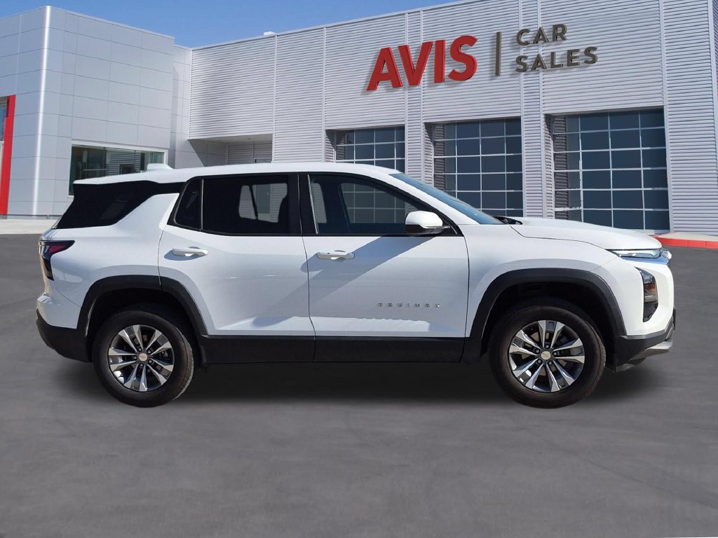 Used 2026 Chevrolet Equinox LT FWD image 5