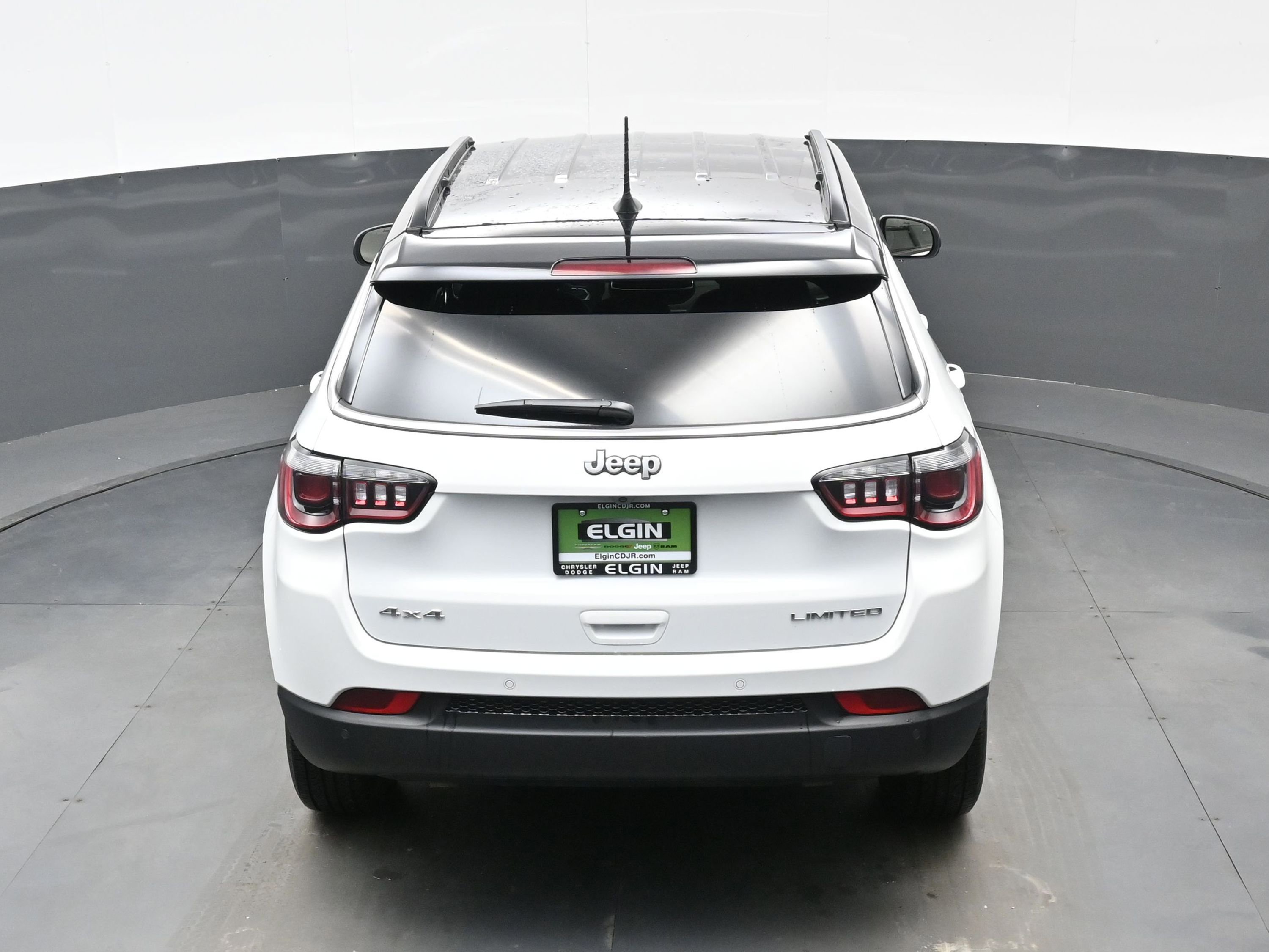 Used 2025 Jeep Compass Limited image 36